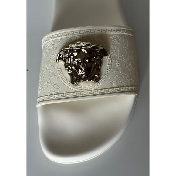 NIB $425 Versace Medusa Head Slides Sandals White 8.5 US (38.5 Eu) DSR262CN IT - Picture 12 of 14